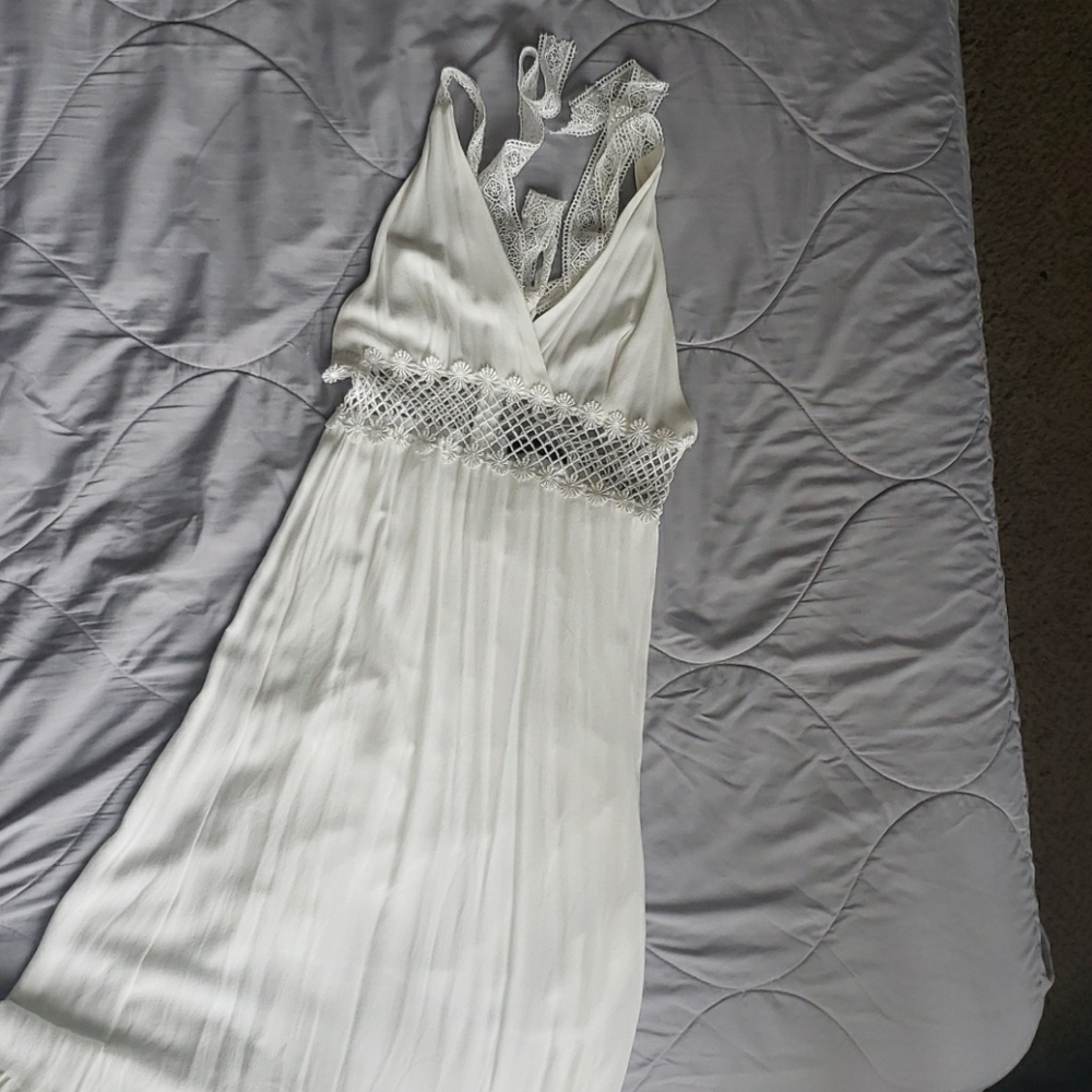 Medium Maxi white dress w/lace